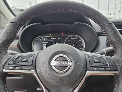 New 2025 Nissan Versa SR image 24