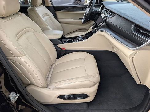 Used 2022 Jeep Grand Cherokee L Limited image 18