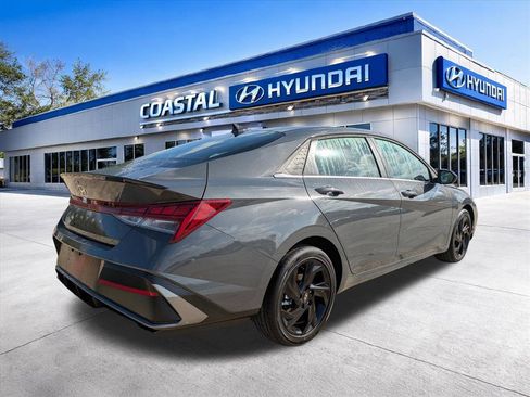 New 2026 Hyundai Elantra SEL Sport image 4
