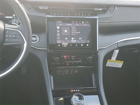 New 2025 Jeep Grand Cherokee Laredo X w/ Luxury Tech Group I image 13