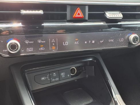 Used 2025 Kia K5 GT-Line w/ GT-Line Premium Package FWD image 11