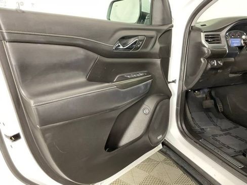 Used 2023 GMC Acadia SLT image 11