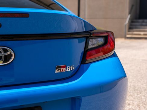 Used 2024 Toyota GR86 RWD image 16