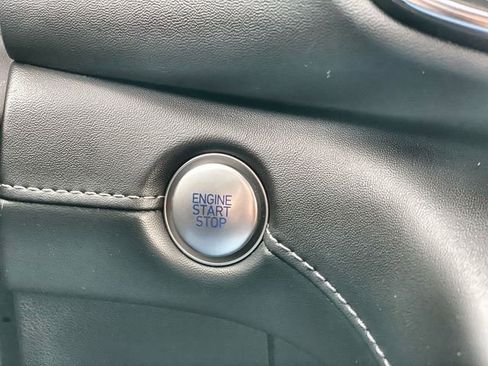 Used 2022 Hyundai Santa Fe Limited image 9