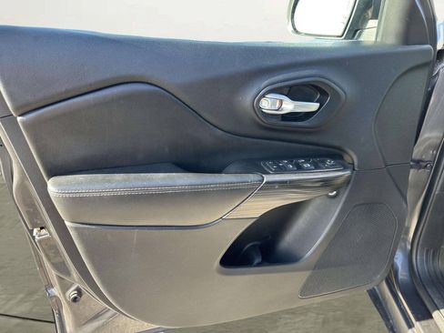 Used 2015 Jeep Cherokee Limited AWD/4WD image 12