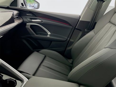 New 2025 Audi Q5 Premium Plus image 24