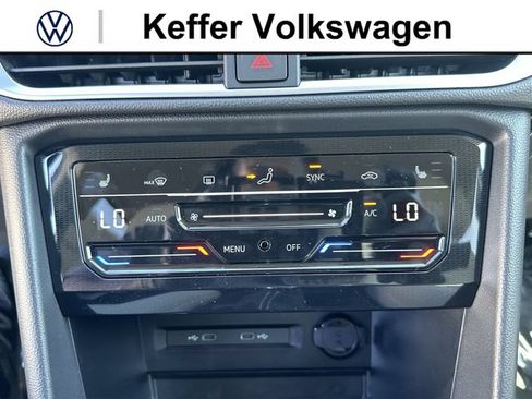 New 2026 Volkswagen Taos SE FWD image 21