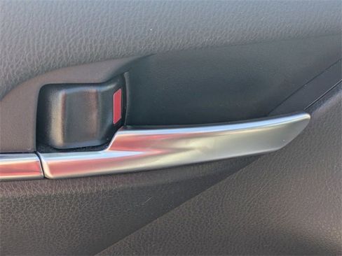 Used 2024 Toyota Camry SE image 13