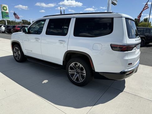 Used 2024 Jeep Wagoneer Series II image 6