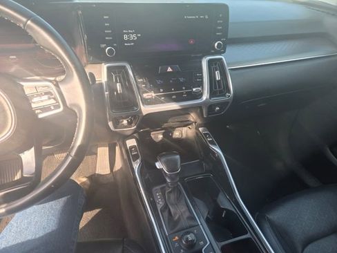 Used 2023 Kia Sorento SX AWD/4WD image 2
