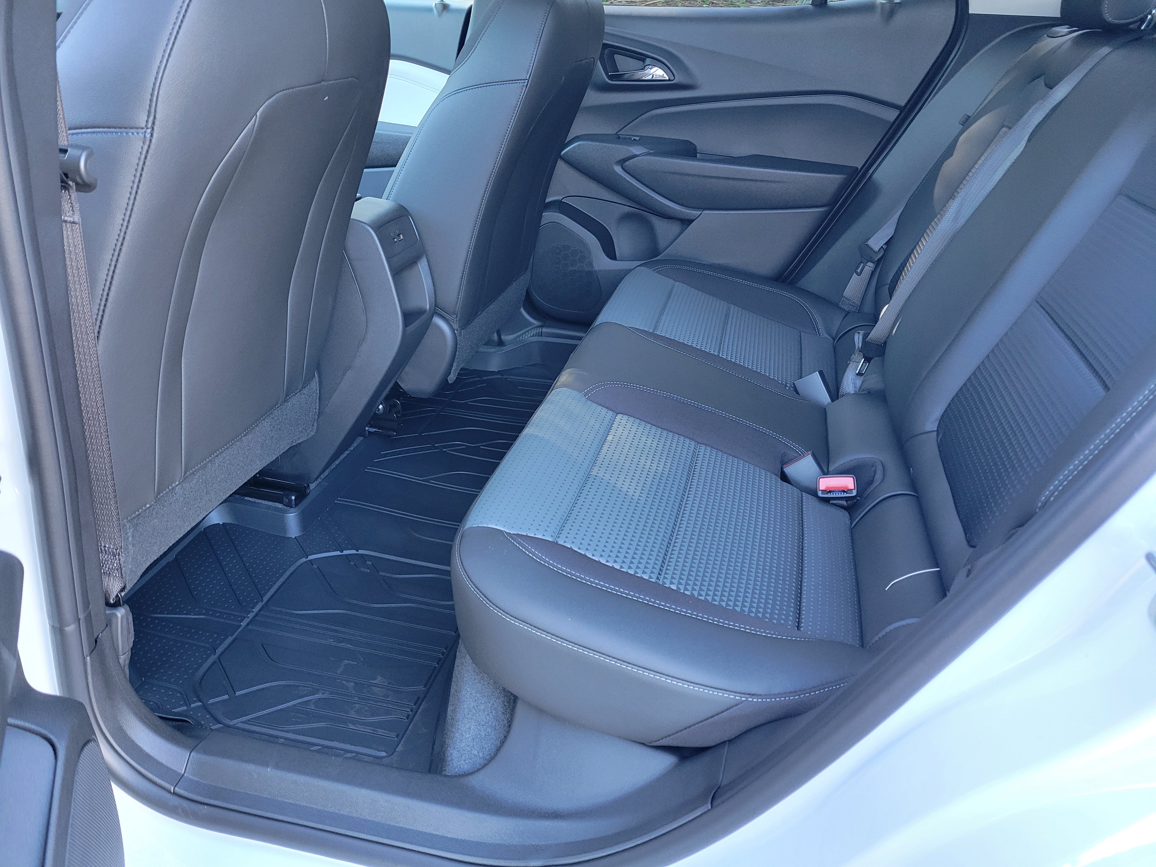 Used 2026 Chevrolet Trax LT w/ Driver Confidence Package FWD image 29