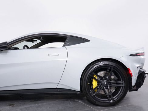 New 2026 Aston Martin V8 Vantage Base image 10