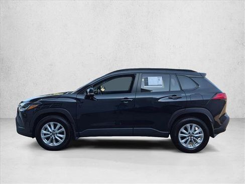 Used 2024 Toyota Corolla Cross LE FWD image 8
