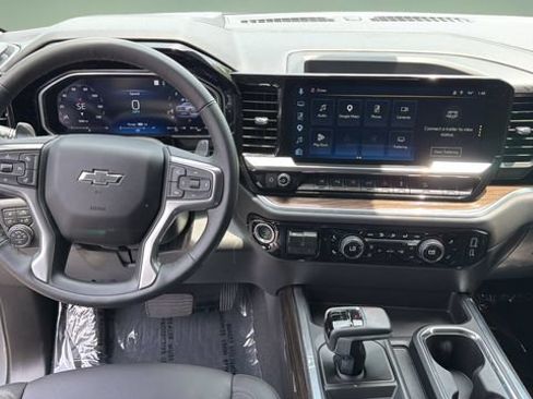 Used 2026 Chevrolet Silverado 1500 LT Trail Boss w/ LT Trail Boss Premium Package AWD/4WD image 10