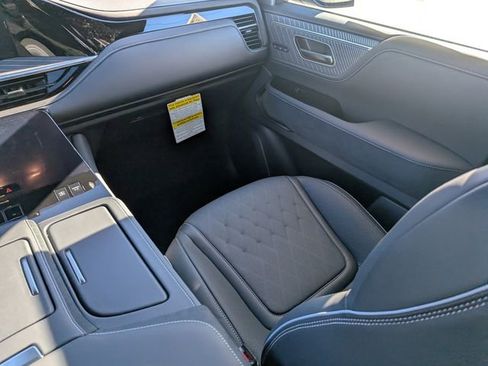 New 2026 INFINITI QX80 Autograph w/ Premium Cargo Package image 17