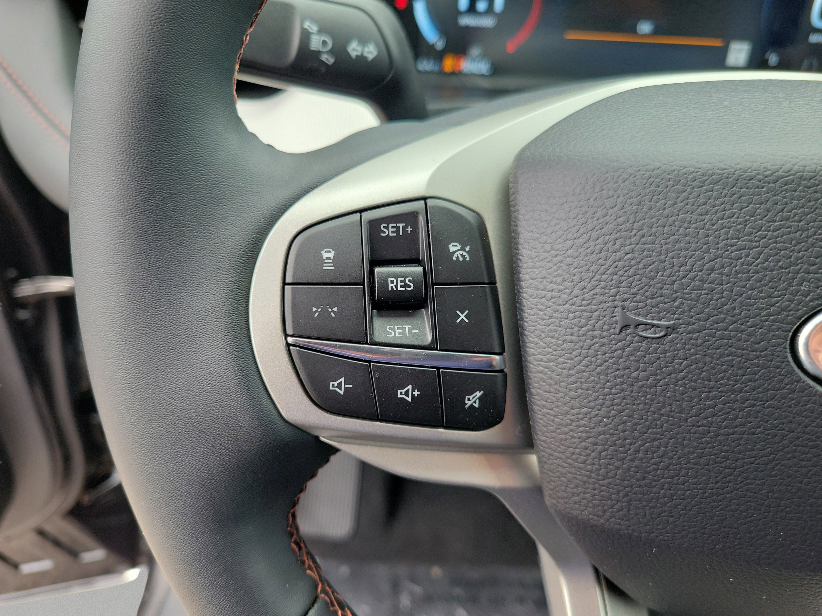 New 2026 Ford Explorer Active RWD image 22
