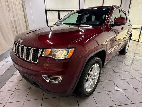 Used 2017 Jeep Grand Cherokee Laredo w/ Quick Order Package 23E AWD/4WD image 10