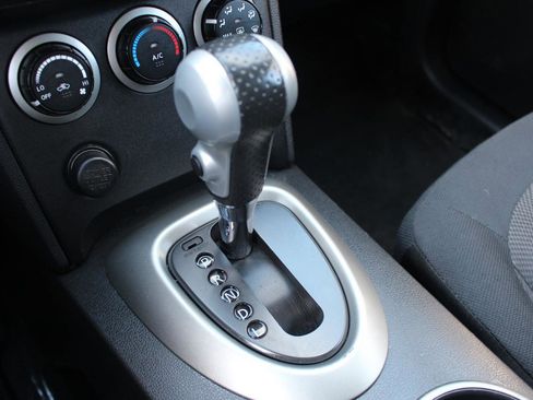 Used 2011 Nissan Rogue S image 22