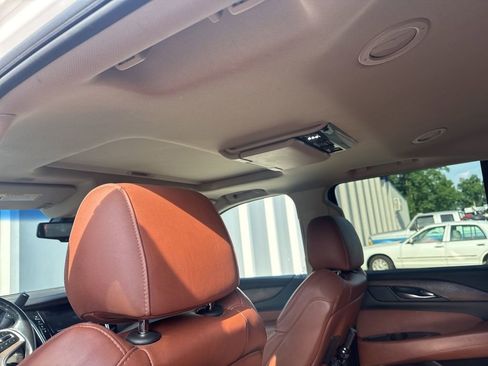 Used 2016 Cadillac Escalade Premium AWD/4WD image 7