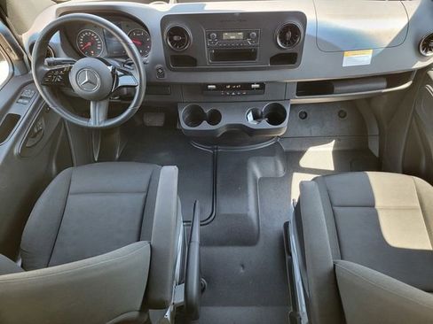 Used 2025 Mercedes-Benz Sprinter 2500 image 19