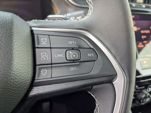 New 2025 Jeep Grand Cherokee L Laredo image 18