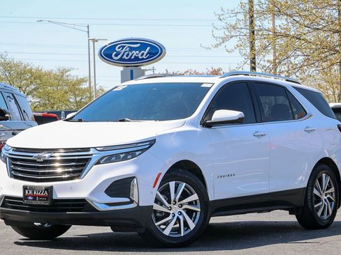 Used 2022 Chevrolet Equinox Premier image 2