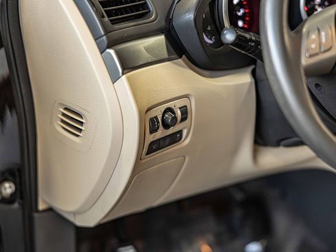 Used 2010 Subaru Tribeca Limited image 23