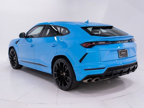 Used 2022 Lamborghini Urus AWD/4WD image 3