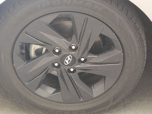 Used 2023 Hyundai Elantra SEL FWD image 31
