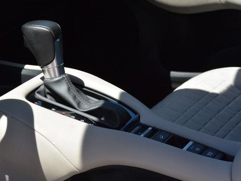 Used 2023 Honda HR-V LX image 11