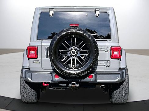 Used 2023 Jeep Wrangler Unlimited Rubicon w/ LED Lighting Group AWD/4WD image 8