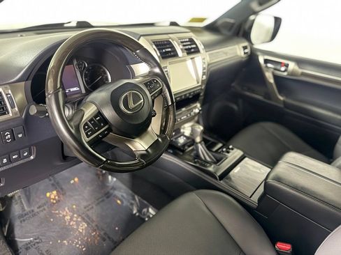 Used 2021 Lexus GX 460 Premium w/ Premium Package AWD/4WD image 19