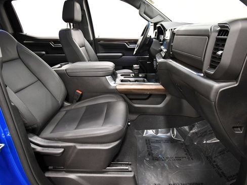 Used 2024 Chevrolet Silverado 1500 RST AWD/4WD image 19