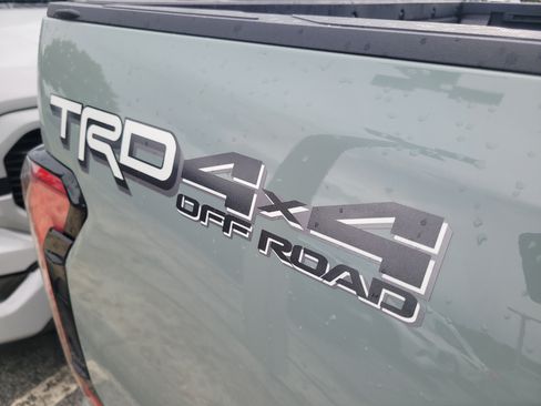 Used 2024 Toyota Tundra Platinum w/ TRD Off-Road Package AWD/4WD image 11