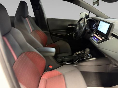 Certified 2025 Toyota Corolla SE image 17