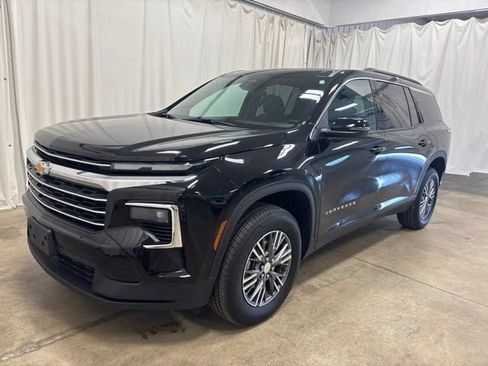 Used 2026 Chevrolet Traverse LT FWD image 8