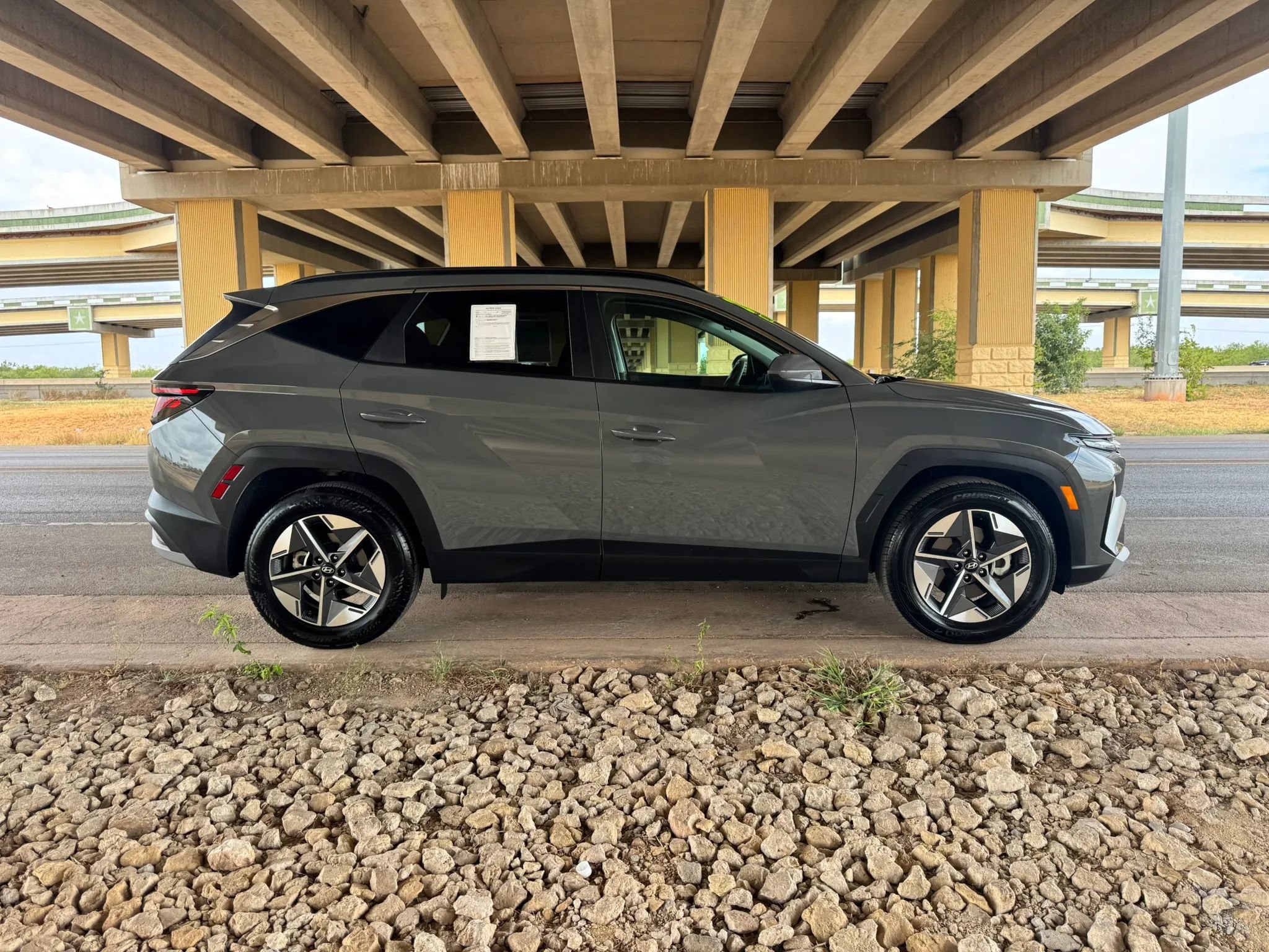Used 2025 Hyundai Tucson SEL FWD image 2