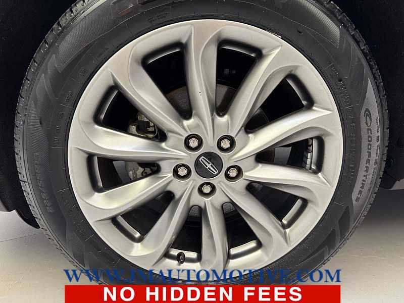 Used 2022 Lincoln Corsair AWD w/ Premium Package image 9