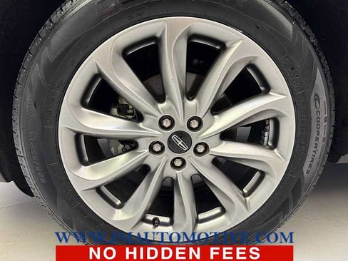 Used 2022 Lincoln Corsair AWD w/ Premium Package image 9