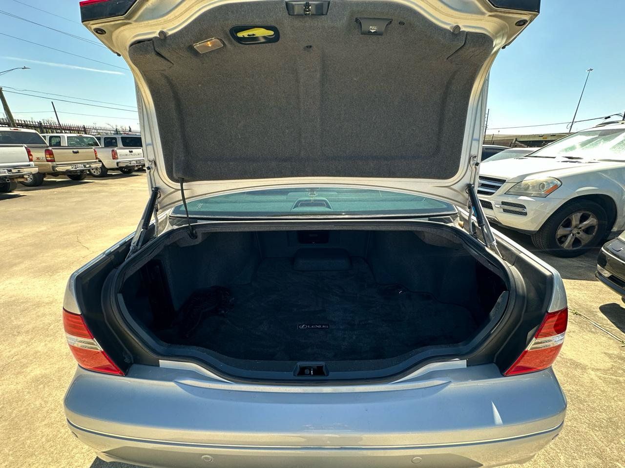 Used 2004 Lexus LS 430 RWD image 34