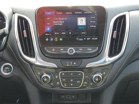 Used 2022 Chevrolet Equinox Premier image 28