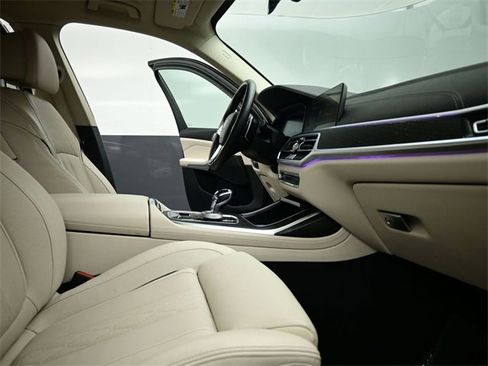 Used 2022 BMW X7 xDrive40i w/ Executive Package image 34
