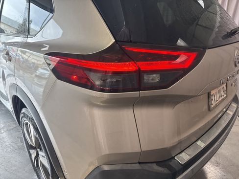 Used 2021 Nissan Rogue Platinum image 10