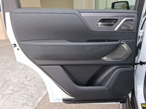 New 2026 INFINITI QX80 Autograph w/ Premium Cargo Package image 22