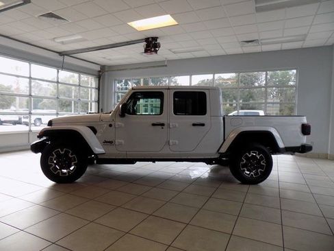 New 2026 Jeep Gladiator Sport image 4