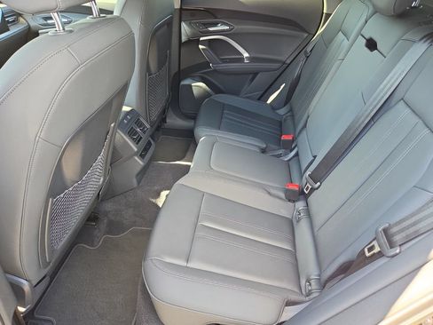 Certified 2025 Audi Q5 Premium w/ Convenience Package AWD/4WD image 12
