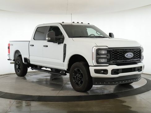 Used 2024 Ford F250 XL w/ STX Appearance Package image 2