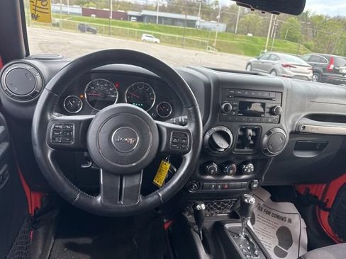 Used 2015 Jeep Wrangler Unlimited Sport w/ Quick Order Package 24S AWD/4WD image 13