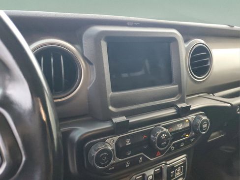 Certified 2020 Jeep Gladiator Sport w/ Quick Order Package 24S image 16