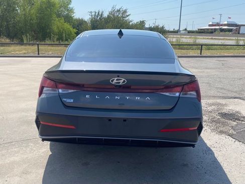 Used 2026 Hyundai Elantra Sport FWD image 4